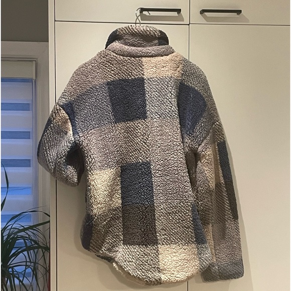 Fleece soft cozy Shacket. Blue/Greys - Picture 2 of 4